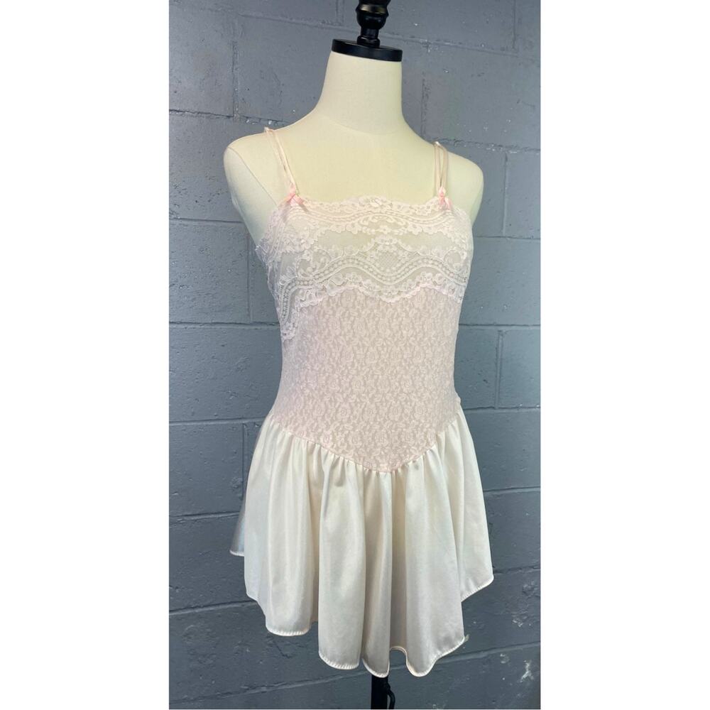 Vintage 1980s Pastel Pink Stretch Lace Nylon Baby Doll Nightgown Flutter Hem - Picture 4 of 14